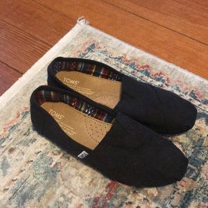Women’s TOMS Black Slides Size 7